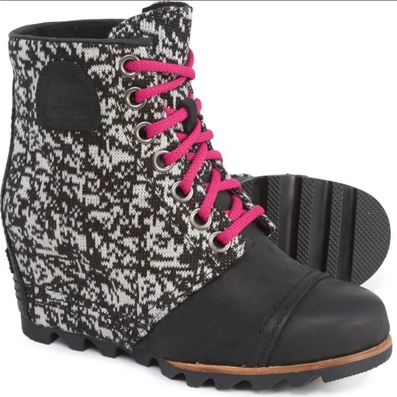 Sorel PDX Wedge Boot with Black and White Shaft and Hot Pink Laces Size 9 NIB💗🖤 - Picture 5 of 11